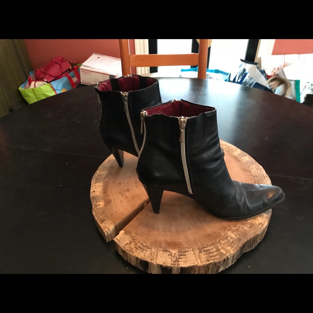 Donald Pliner booties